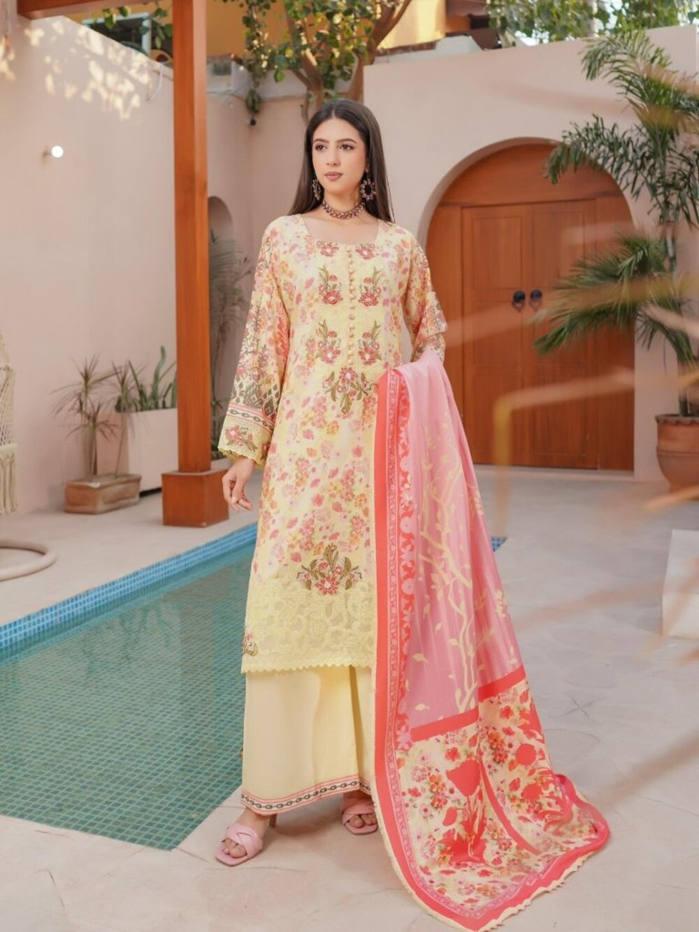 Traditional Pakistani Salwar Kameez, Cultural Wear for Women